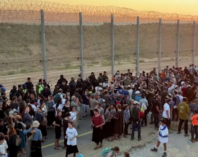 israeli-ministers-and-settlers-call-for-return-to-gaza-settlements