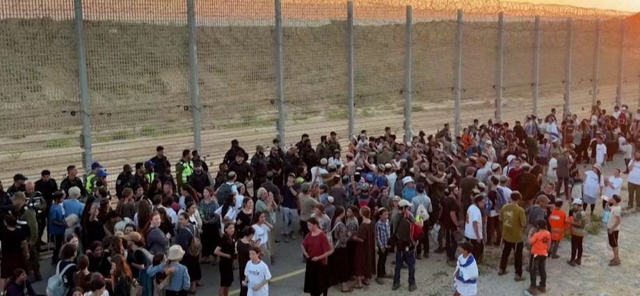 israeli-ministers-and-settlers-call-for-return-to-gaza-settlements