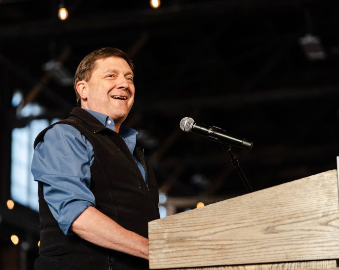 democrats-avoid-a-messy-fight-in-maine,-but-uncertainty-lingers:-from-the-politics-desk