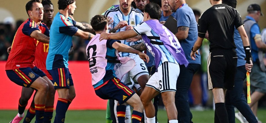 fifa-investigating-on-pitch-brawl-after-spain-vs-argentina-world-cup-final