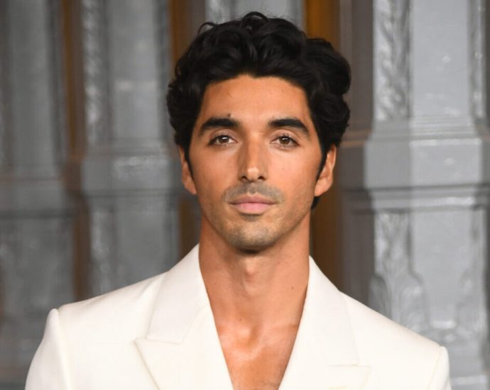 taylor-zakhar-perez-joins-netflix’s-’13-going-on-30′-reboot-as-filming-gets-underway