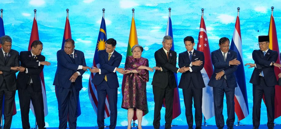 philippine-foreign-secretary-says-asean-must-work-together