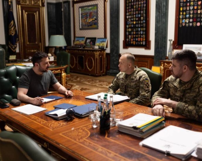ukraine’s-army-chief-broke-his-silence—an-apology,-a-warning-on-soldiers’-pay,-and-one-small-number