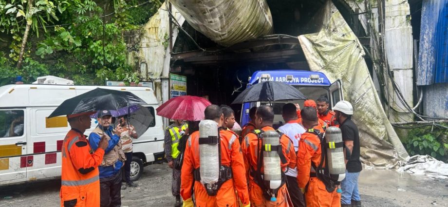 india-tunnel-collapse-at-a-hydropower-project-kills-10-as-17-remain-missing
