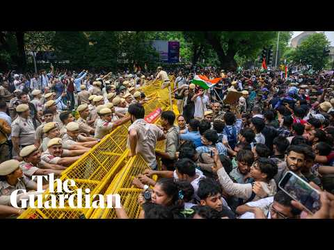 ‘cockroach’-movement:-thousands-march-in-anti-government-protest-in-new-delhi