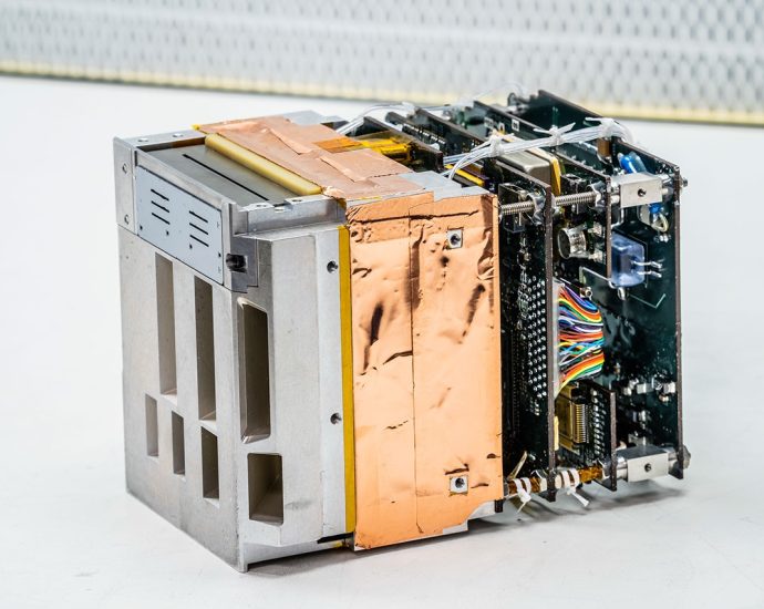 a-new-compact-instrument-enables-high-fidelity-measurements-of-energetic-particles-on-cubesats
