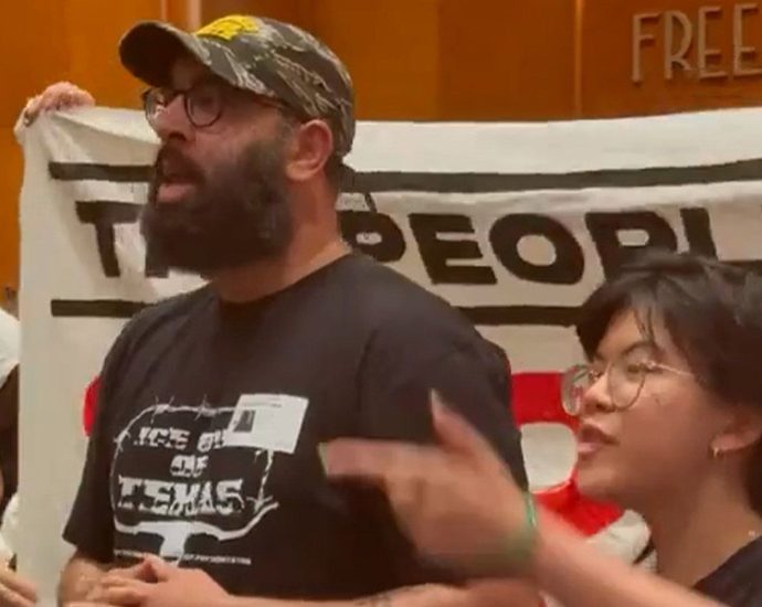 ‘justice-for-lorenzo’-protests-disrupt-houston-council-meeting