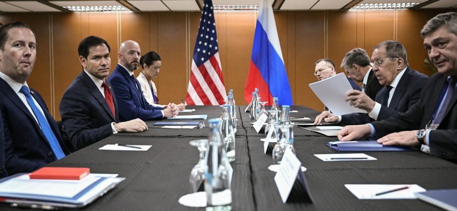 top-us-and-russian-diplomats-discuss-ukraine-war-in-manila