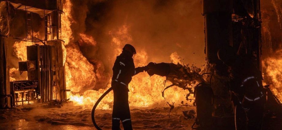 several-killed-as-ukraine,-russia-trade-attacks-deep-behind-the-front-line