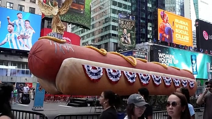 giant-hot-dog-sculpture-returns-to-new-york-times-square