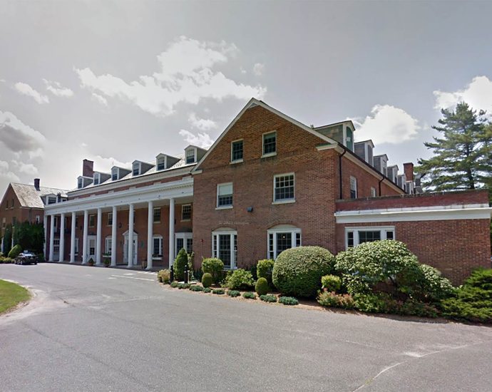 former-head-of-miss-hall’s-school-indicted-in-connection-with-sex-abuse-allegations