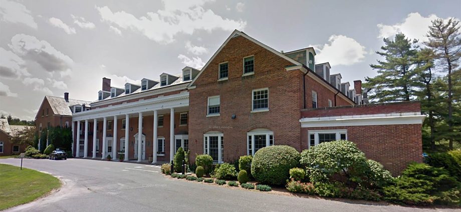 former-head-of-miss-hall’s-school-indicted-in-connection-with-sex-abuse-allegations