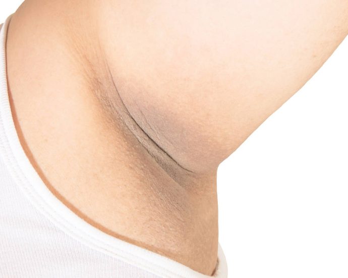 what-is-deodorant-concealer-and-is-the-viral-product-safe?-derms-weigh-in