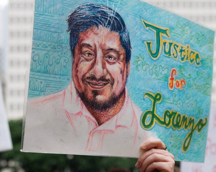 ice-officer-who-shot-lorenzo-salgado-araujo-‘switched-guns’-afterward:-witness