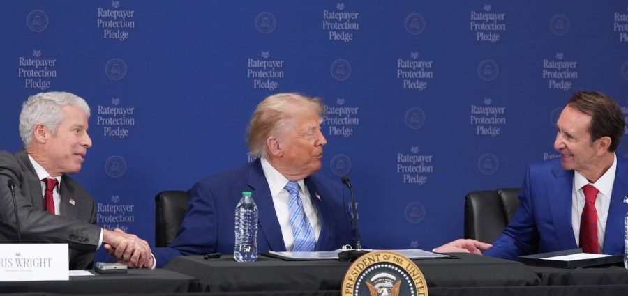 the-traitor-defends-data-centers-as-he-expands-pledge-to-make-them-‘pay-their-own-way’