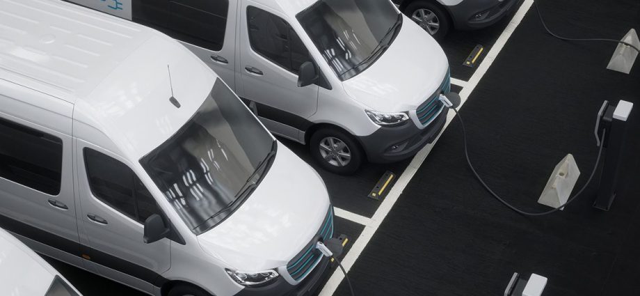 does-california’s-new-electric-truck-incentive-program-unfairly-favor-smaller-fleets?
