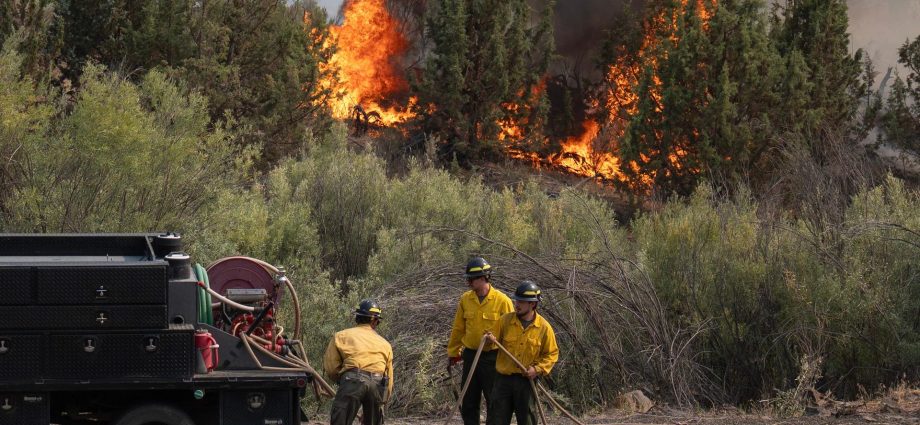4-million-acres-burning-from-wildfires-spurs-maximum-national-alert-level