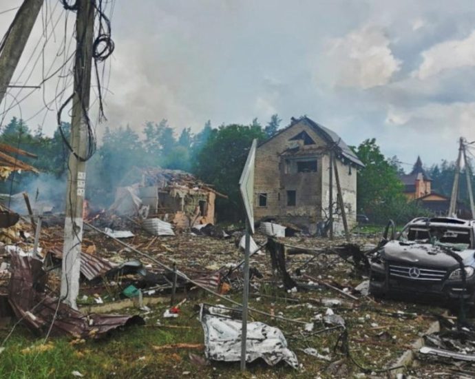 at-least-11-killed-in-ukraine-as-moscow-and-kyiv-continue-to-trade-attacks