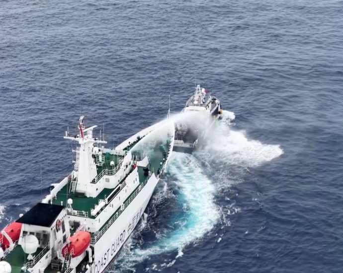 china,-philippine-coastguard-vessels-clash-in-south-china-sea