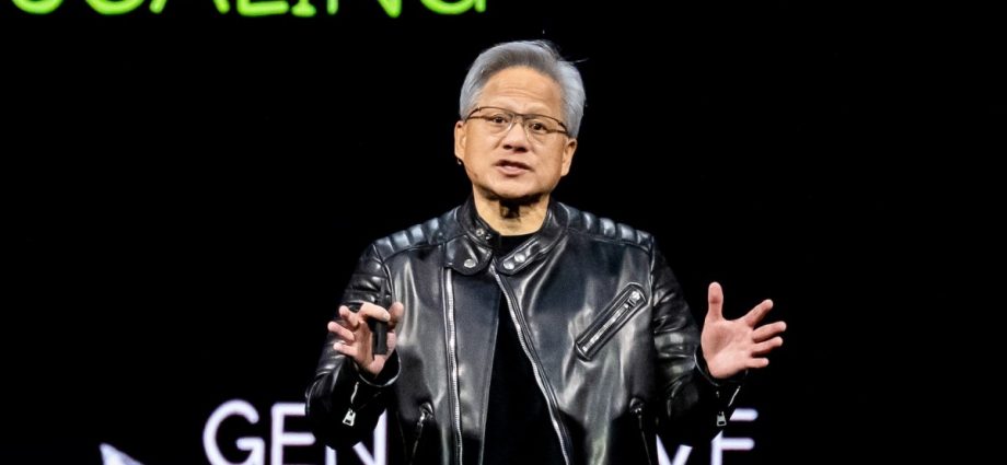 As US weighs response to Chinese AI, industry urges against broad open-weight restrictions