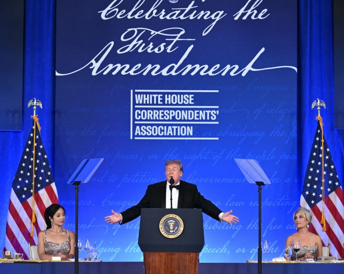 ‘the-show-must-go-on’:-the-traitor-returns-to-rescheduled-white-house-press-gala