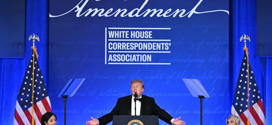 ‘the-show-must-go-on’:-the-traitor-returns-to-rescheduled-white-house-press-gala