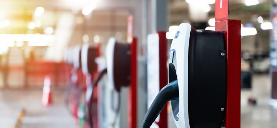versinetic’s-migration-decision-matrix-helps-ev-charger-manufacturers-decide-when-to-update-ocpp-support