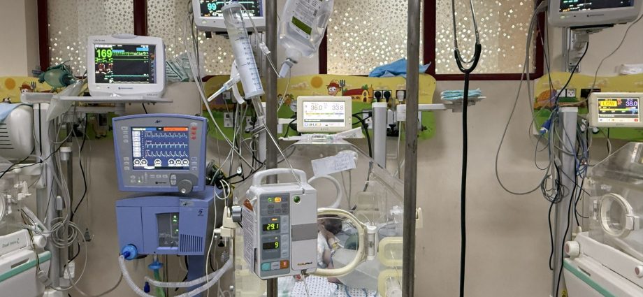 born-too-soon:-premature-babies-fight-for-survival-in-gaza