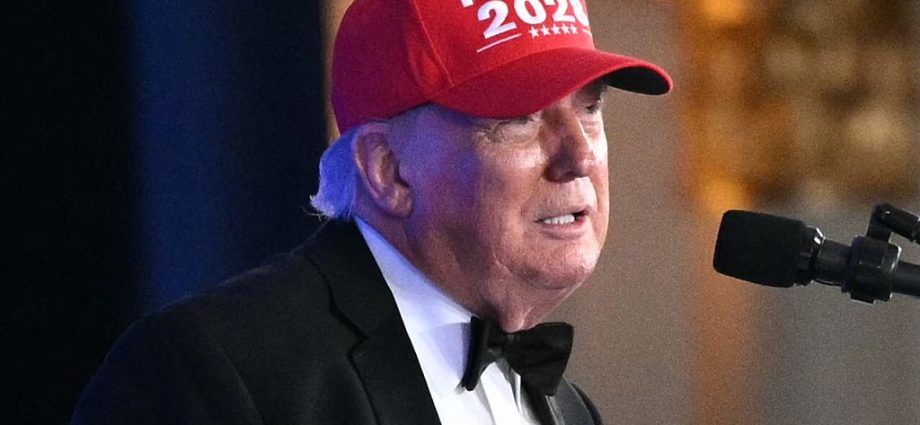 the-traitor-at-whcd:-“the-show-must-go-on”-—-then-“ripping”-into-the-press
