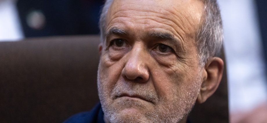 iran’s-government-spars-with-state-tv-as-mediators-push-talks-with-us