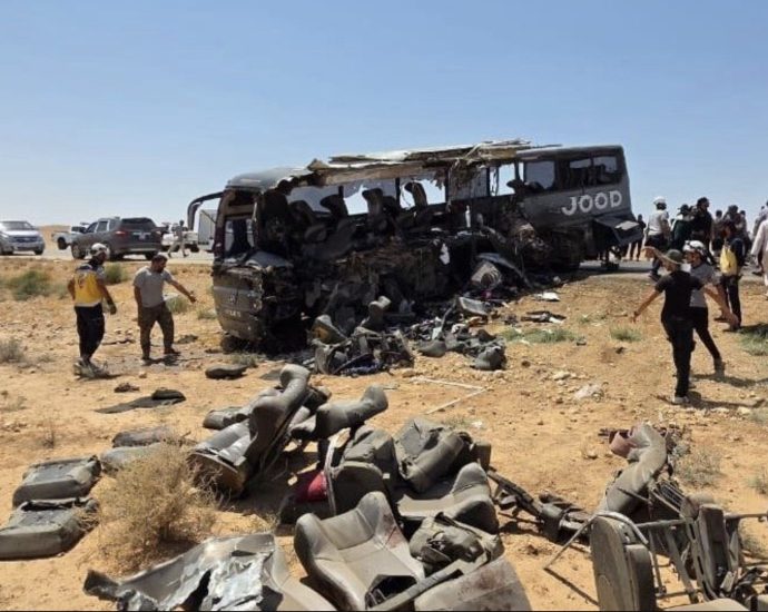 at-least-35-killed-after-two-buses-collide-in-eastern-syria