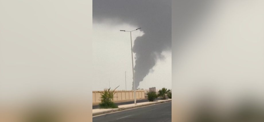 yemen’s-houthis-target-saudi-oil-facilities-along-the-red-sea