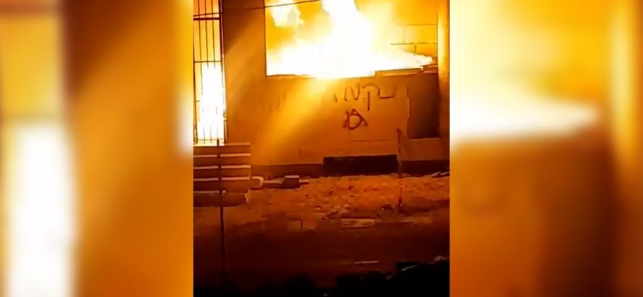 israeli-settlers-set-fire-to-mosque-in-occupied-west-bank
