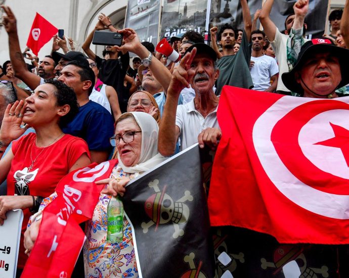 thousands-rally-against-tunisia’s-president-five-years-after-power-grab
