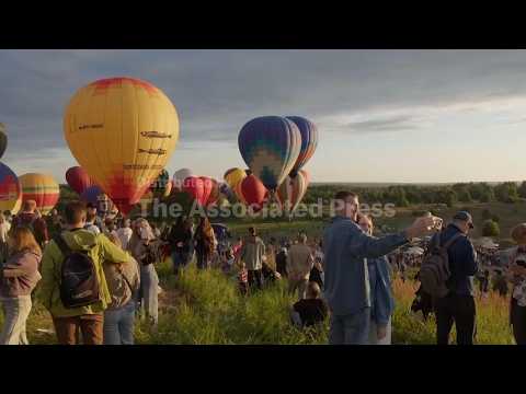 50-hot-air-balloons-launch-at-russian-golden-ring-festival-to-set-a-new-record