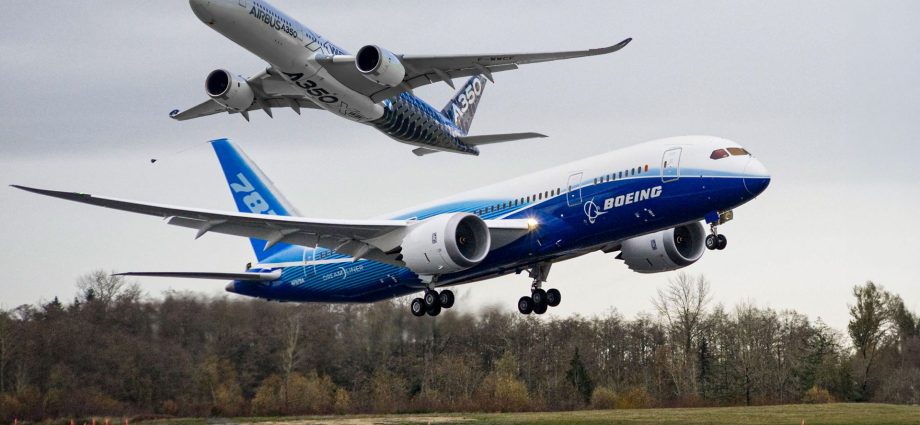 5-engineering-decisions-that-explain-why-the-boeing-787-&-airbus-a350-feel-nothing-alike-inflight