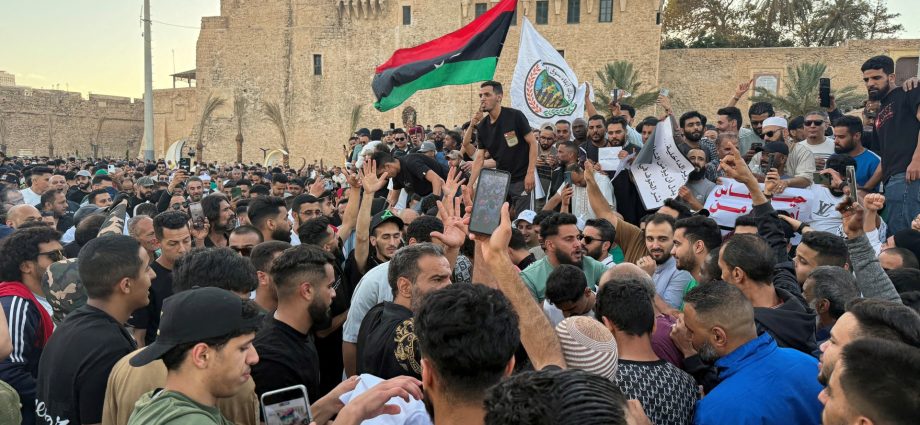 protests-erupt-in-libya’s-tripoli-as-anger-grows-over-power-cuts