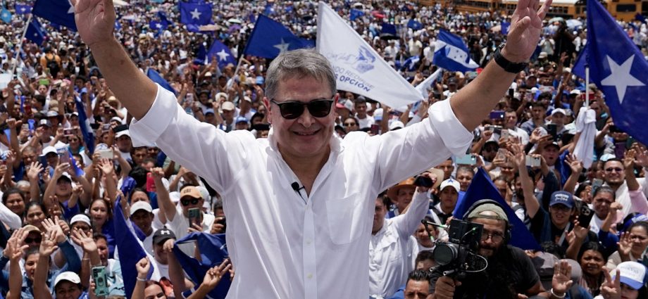 former-honduras-president-returns-home-after-the-traitor-pardon
