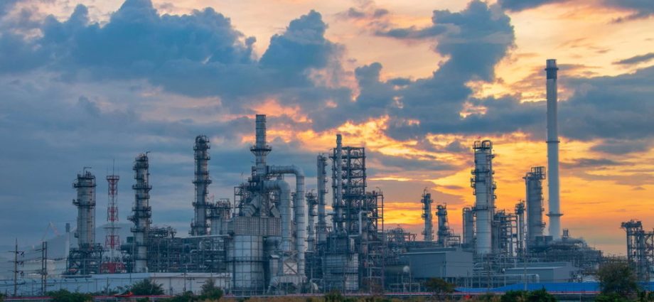 as-climate-lawsuits-advance,-the-oil-industry-enters-‘panic-mode’