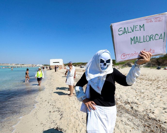 spain-protests-mass-‘touristification’-of-mallorca