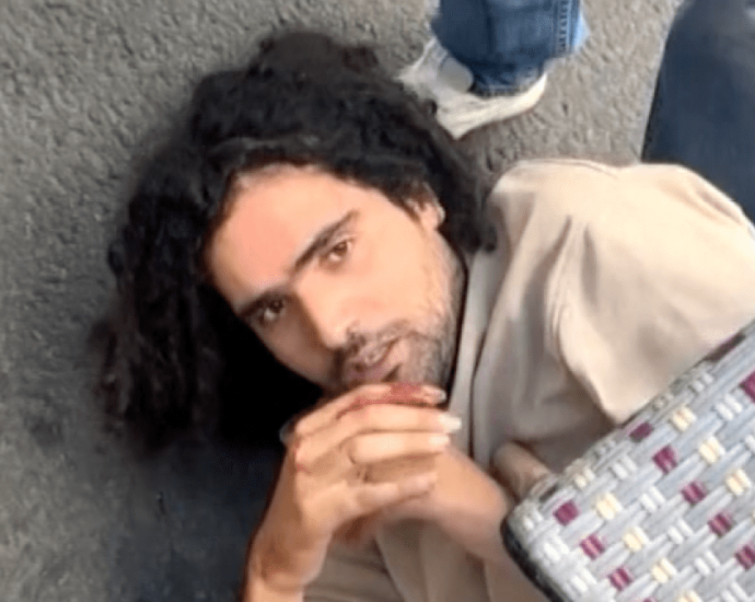 video-shows-man-subdued-after-stabbing-three-women-in-paris