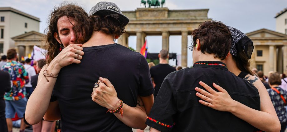 berlin-pride-attack-leaves-one-dead-as-community-mourns