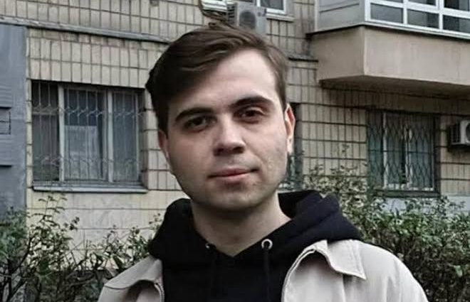 kyiv-police-detain-journalist-investigating-corruption-over-draft-violation,-which-his-newsroom-says-doesn’t-exist