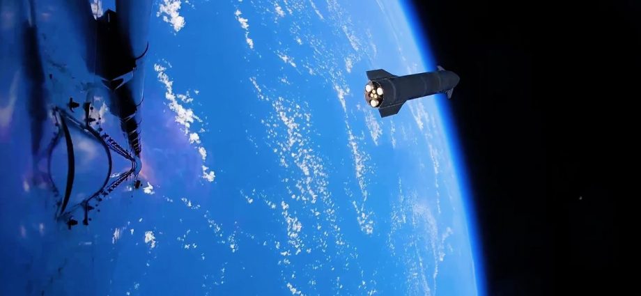 Starship in space! See highlights of SpaceX megarocket’s epic Flight 13 test launch (video)