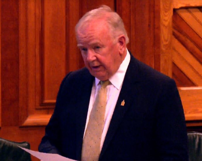 moment-canadian-politician-accidentally-reads-ai-prompt-during-speech
