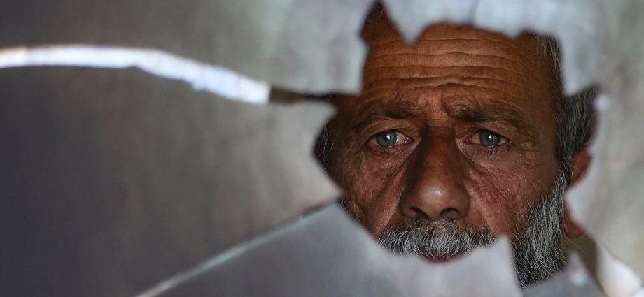 ‘we’re-here-to-stay’:-west-bank-palestinians-defy-israeli-attacks