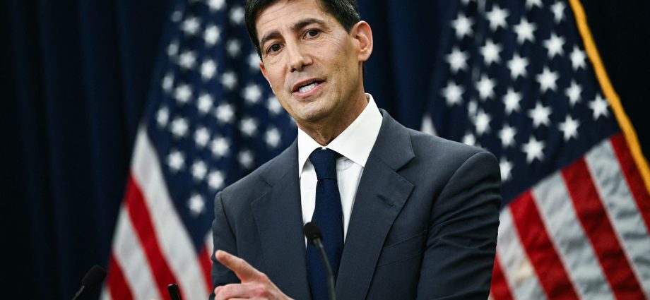 fed-interest-rate-vote-poses-a-test-for-warsh-as-iran-war,-tariff-push-send-prices-higher