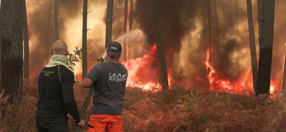 bordeaux-wildfire-battle-continues-amid-extreme-heat