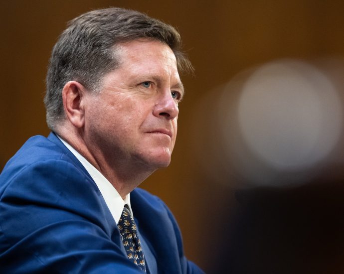 jay-clayton-confirmed-despite-pulte’s-push-to-stay-on-as-intelligence-chief