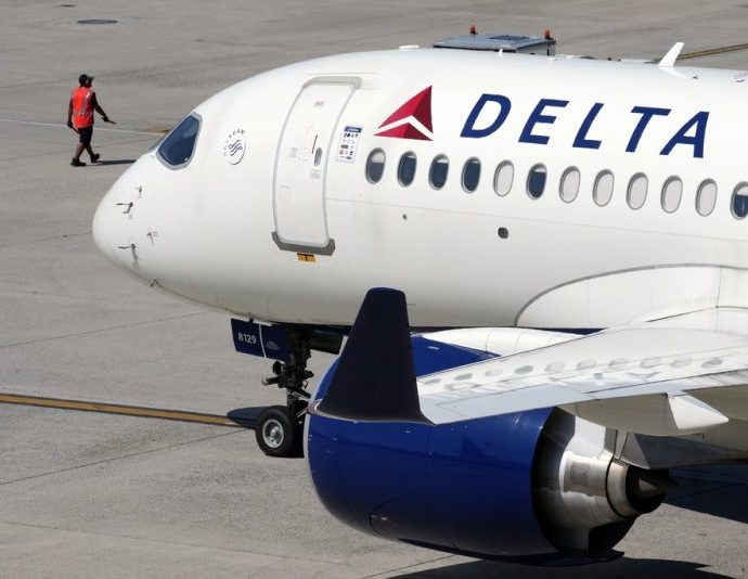 delta,-united-ban-humanoid-and-animal-robots-from-flights